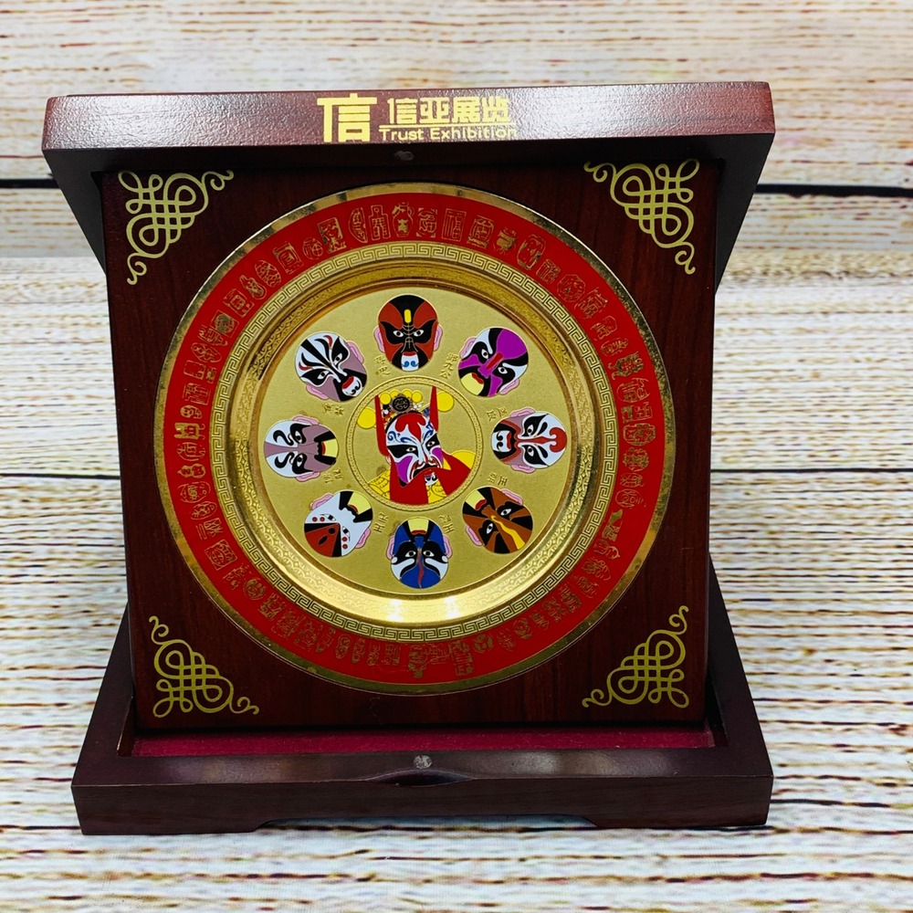 Trust Exhibition Chinese Peking Opera Facial Makeup Display Pop-Up Wood Display